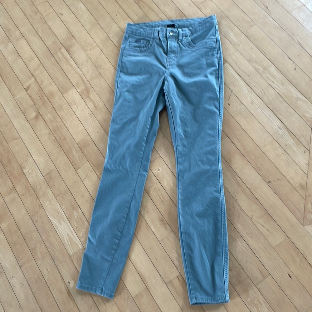 Kuhl size 6 pants sage color